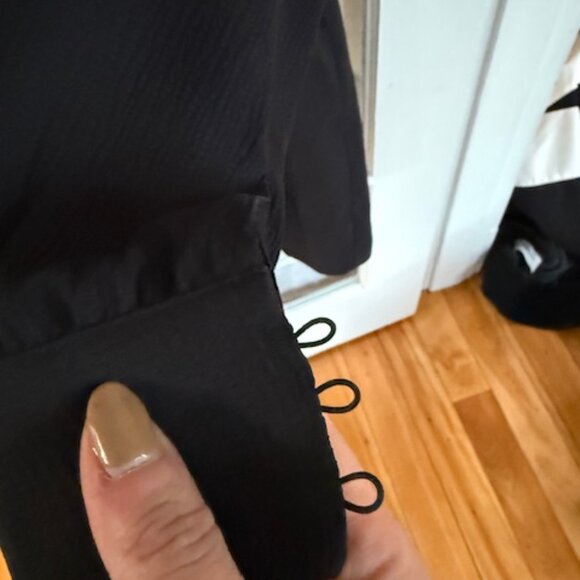 Sezane Shirine Dress Noir. - Size 38/US 6 (NWOT but a broken button loop) - Picture 5 of 7